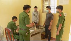 Bắt giữ 2 kẻ nhốt người vào chuồng sắt rồi đánh chết