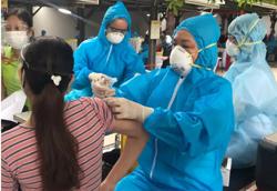 Bộ Y tế hướng dẫn tiêm vắc-xin ngay khi khỏi Covid-19 và hoàn thành cách ly