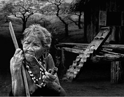 Nghệ sĩ nhiếp ảnh tài hoa ở vùng sâu Cư Drăm