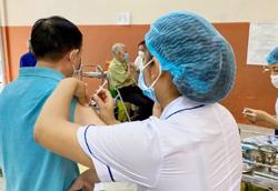 Mũi 3 vắc-xin Covid-19: Những nhầm tưởng về sốc phản vệ sau tiêm