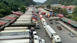 Tiếp tục tìm cách giải tỏa ùn tắc ở cửa khẩu