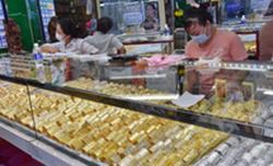 Giá vàng hôm nay 30-12: Giảm mạnh rồi vọt lên, USD suy yếu trên diện rộng