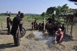 Sở VH - TT&DL cấp chiêng và trang phục truyền thống cho các buôn dân tộc thiểu số