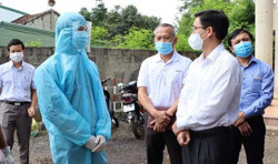 Ngành y tế nhìn lại 1 năm “căng mình” chống dịch COVID-19