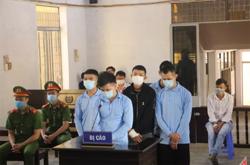 Nhóm "điều đào" chém trọng thương khách hát karaoke vì sàm sỡ nữ tiếp viên