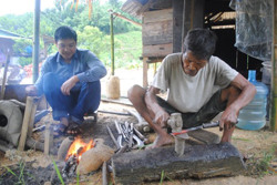 Nghề rèn của người Tà Riềng