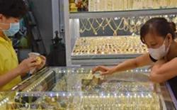 Giá vàng hôm nay 8-12: Bật tăng dù cổ phiếu quốc tế “xanh” sàn