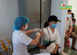 Tiếp tục tiêm 21.060 liều vắc xin phòng Covid-19