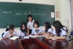 Những nữ sinh chuyên Văn và bảng vàng thành tích