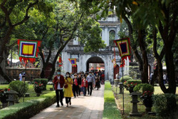 Du lịch vượt khó