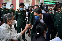 Phó Thủ tướng Vũ Đức Đam: Khẩn trương, rút ngắn thời gian phát triển vaccine Việt Nam