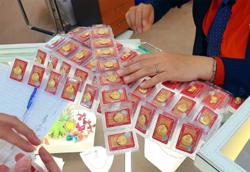 Giá vàng hôm nay 28-2: Giảm sốc, giá vàng thế giới tương đương 48,3 triệu đồng/lượng