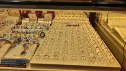 Giá vàng hôm nay 3-2: Đảo chiều giảm sâu, USD tăng giá trên diện rộng