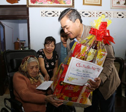 Lãnh đạo tỉnh thăm, chúc Tết các tập thể và cá nhân tiêu biểu