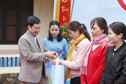 Chăm lo Tết cho đoàn viên và người lao động