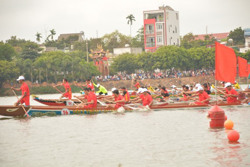 Hoãn Giải đua thuyền truyền thống nam huyện Krông Ana