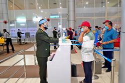 Hàng không nâng cảnh báo phòng chống dịch lên mức cao nhất, giá vé máy bay Tết giảm sâu