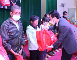 Chương trình "Xuân yêu thương - Tết vì người nghèo" huyện Krông Pắc năm 2021