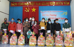 Chương trình "Tết yêu thương- Tết vì người nghèo" huyện M'Drắk