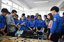 Gỡ điểm nghẽn phân luồng: Không để người học ‘đói’ thông tin