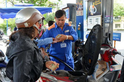 Giá xăng dầu tăng khá mạnh 500-700 đồng/lít