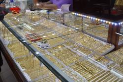 Giá vàng hôm nay 17-3: Tỏa sáng bất thành dù kinh tế Mỹ xấu đi