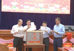 Đồng chí Y Vinh Tơr được giới thiệu bầu bổ sung chức danh Phó Chủ tịch Thường trực HĐND tỉnh