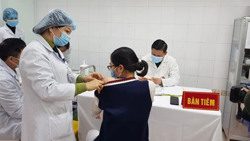 Vaccine ngừa Covid-19: Ưu tiên tiêm trước ở các vùng có dịch