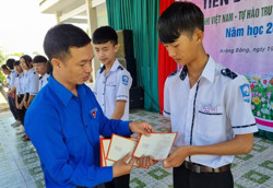 Ngày hội "Thiếu nhi vui khỏe - Tiến bước lên Đoàn" tại huyện Krông Bông