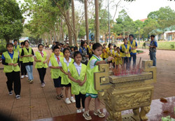 Chương trình giáo dục truyền thống "Ngày hội vui khỏe - Tiến bước lên Đoàn"