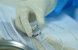 Bộ Y tế nói gì về việc để doanh nghiệp tự nhập khẩu vắc-xin Covid-19 để tiêm?