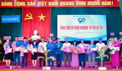 Huyện Krông Pắc biểu dương 17 đảng viên trẻ tiên tiến làm theo lời Bác