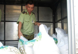 Ngăn đường nhập lậu, cách nào?