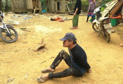 Lời qua tiếng lại lúc uống rượu, cầm dao đâm chết "bạn nhậu"