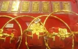 Thị trường vàng bất thường