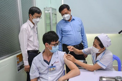 Vaccine phòng Covid-19: Sớm mở rộng đối tượng tiêm chủng