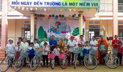 Chương trình xe đạp yêu thương tại huyện Ea H'leo
