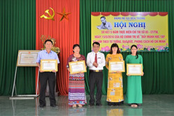 Xã Hoà Thắng: Khen thưởng cá nhân, tập thể có thành tích tiêu biểu trong học tập và làm theo gương Bác