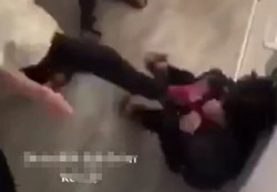 Nhóm học sinh liều lĩnh đánh hội đồng bạn ngay trong trường