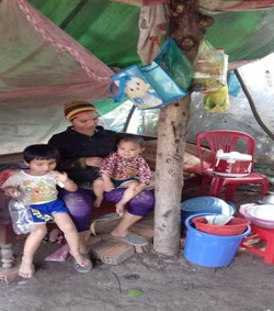 Hoàn cảnh bi đát của ba mẹ con