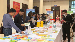 Băn khoăn địa phương chọn sách