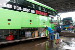 Hoạt động vận tải hành khách: Khó chồng thêm khó