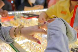 Giá vàng hôm nay 9-3: Bị đè bẹp khi Mỹ sắp tung ra 1.900 tỉ USD hỗ trợ nền kinh tế