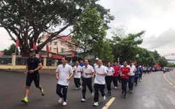 Huyện M'Drắk: Hơn 800 người tham gia Ngày chạy Olympic vì sức khỏe toàn dân