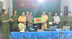 Huyện Krông Bông: Hỗ trợ 100 triệu đồng để thực hiện Dự án Cơ sở dữ liệu quốc gia về dân cư và làm căn cước công dân