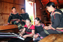 Tạo "bệ đỡ" cho nông dân Ea Kar phát triển kinh tế