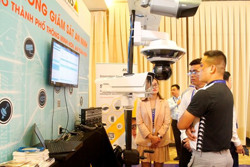 Phấn đấu đến năm 2030, trên 80% dân số có tài khoản thanh toán điện tử