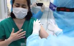 Vắc-xin Covid-19 sắp hết hạn, Bộ Y tế yêu cầu khẩn trương tiêm chủng
