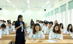 Học phí đại học: Tăng bao nhiêu là vừa?