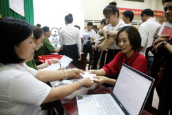 Đẩy mạnh chuyển phát thẻ căn cước công dân đến tận tay khách hàng